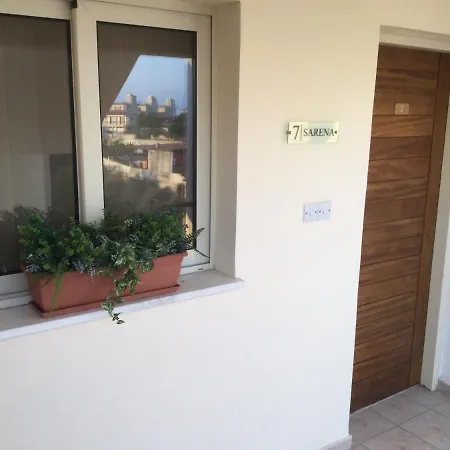 Luxury 2 Bedroom With Large Balcony, Pool View And Free Wifi