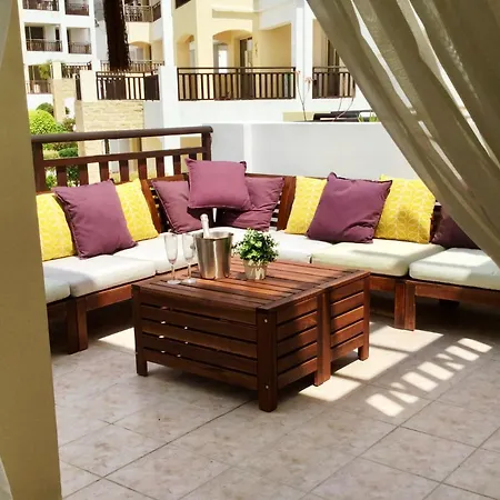 Luxury 2 Bedroom With Large Balcony, Pool View And Free Wifi Apartment Peyia