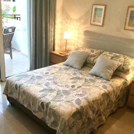 Luxury 2 Bedroom With Large Balcony, Pool View And Free Wifi * Peyia