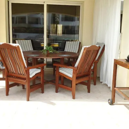 Luxury 2 Bedroom With Large Balcony, Pool View And Free Wifi Apartment *