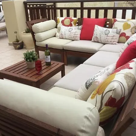 Luxury 2 Bedroom With Large Balcony, Pool View And Free Wifi Apartment Peyia