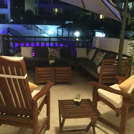 Luxury 2 Bedroom With Large Balcony, Pool View And Free Wifi *