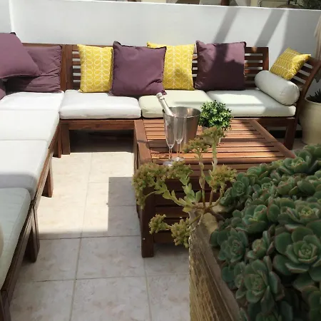 Luxury 2 Bedroom With Large Balcony, Pool View And Free Wifi Daire *