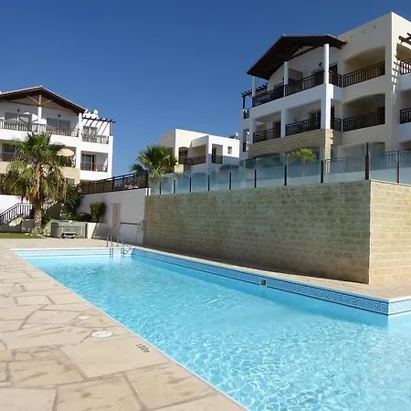 Daire Luxury 2 Bedroom With Large Balcony, Pool View And Free Wifi