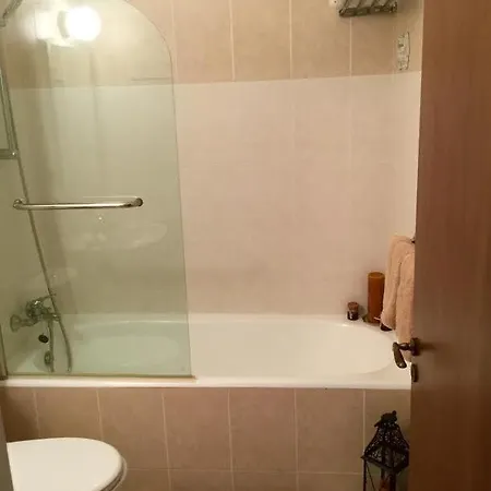 Apartment Luxury 2 Bedroom With Large Balcony, Pool View And Free Wifi