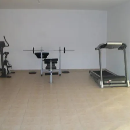 Apartment Luxury 2 Bedroom With Large Balcony, Pool View And Free Wifi Peyia