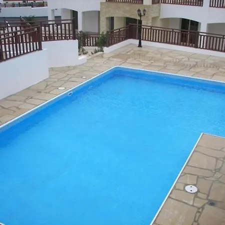 Luxury 2 Bedroom With Large Balcony, Pool View And Free Wifi Apartment *